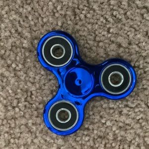 3 fidget spinners